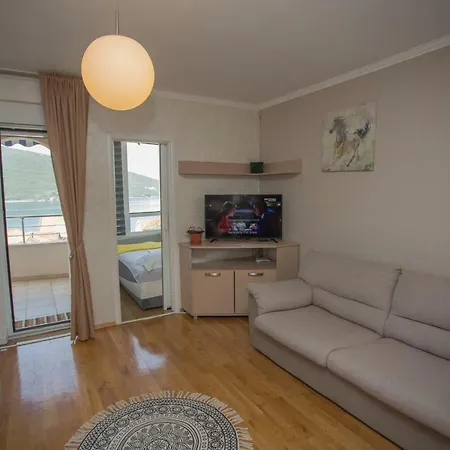 Apartman U Kumboru Διαμέρισμα Ποντγορίτσα