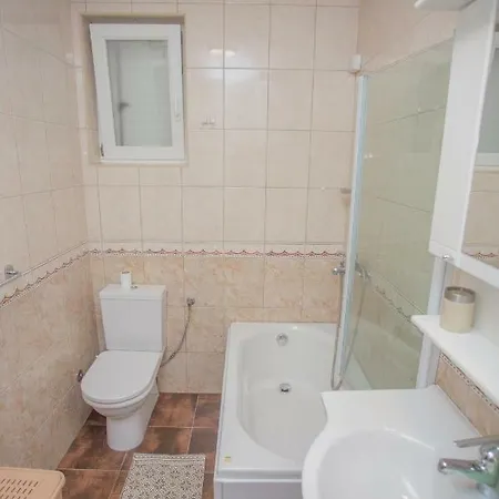 Apartman U Kumboru * Ποντγορίτσα